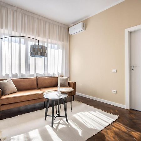 Elegant Two Bedrooms Apartment Bucharest Exterior photo