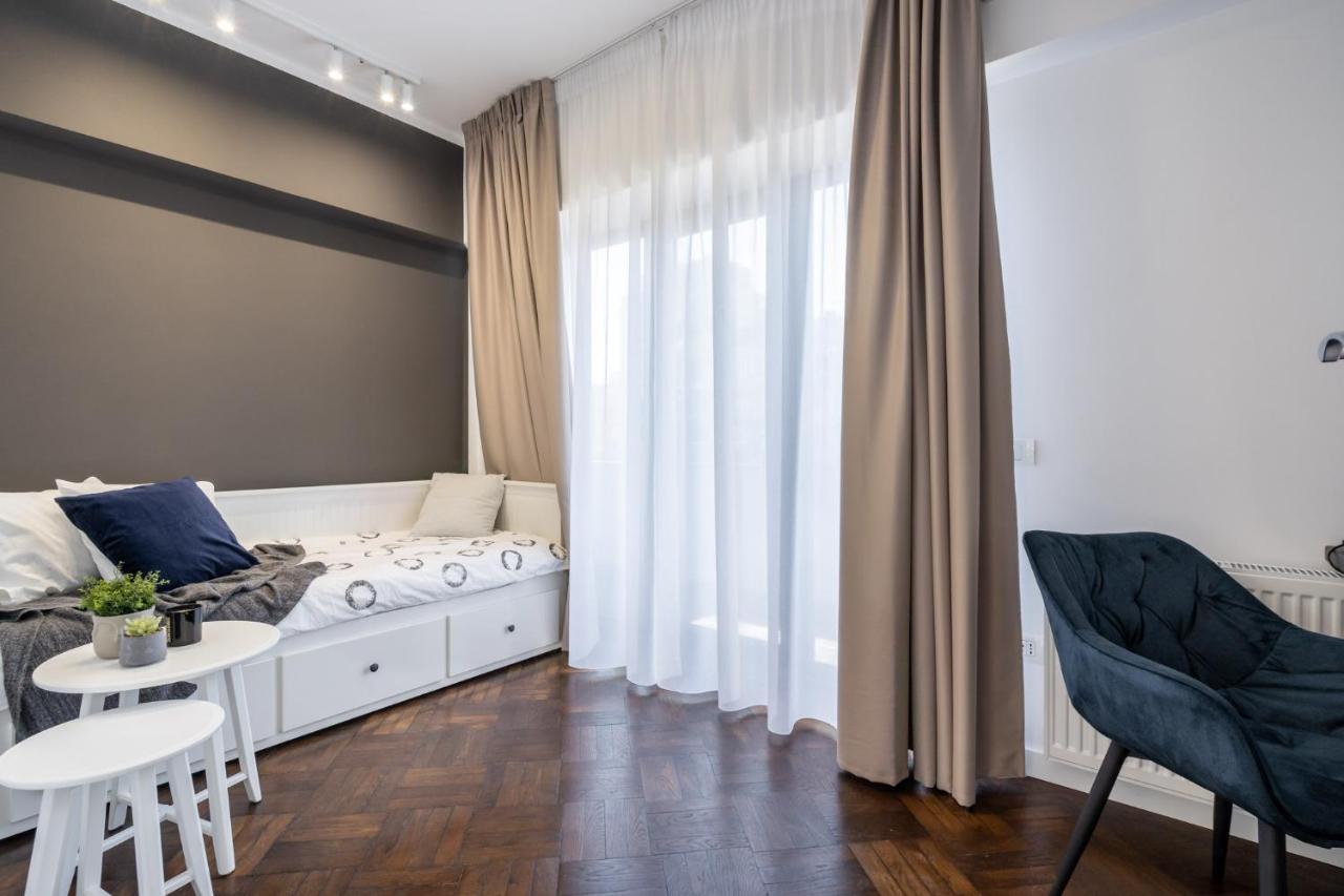 Elegant Two Bedrooms Apartment Bucharest Exterior photo