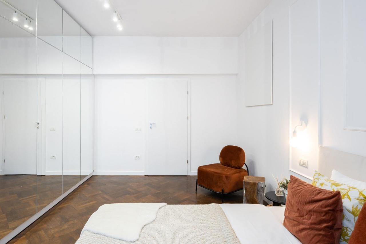 Elegant Two Bedrooms Apartment Bucharest Exterior photo