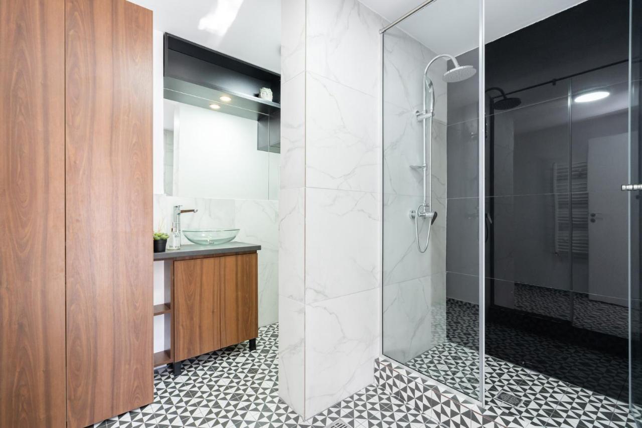 Elegant Two Bedrooms Apartment Bucharest Exterior photo